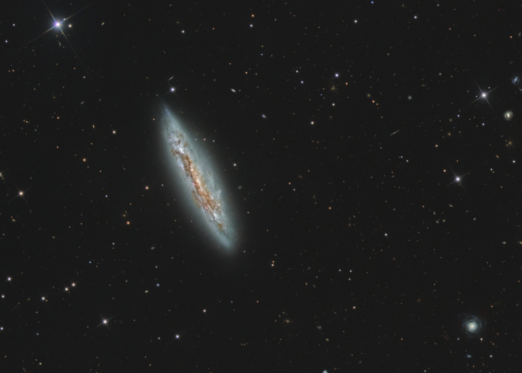 M108 : Le Hibou et la Planche de Surf dans la Grande Ourse
